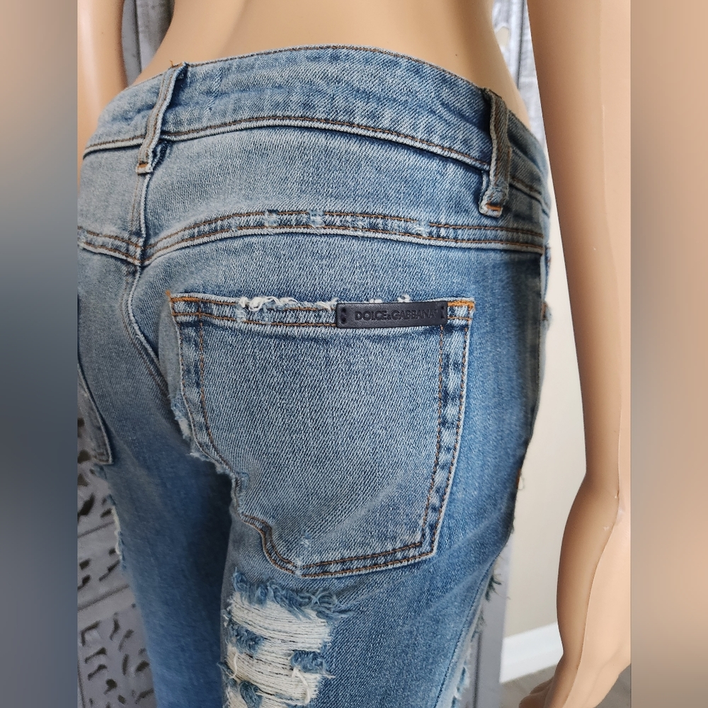 Stylish Dolce & Gabbana Jean - Picture 2 of 11